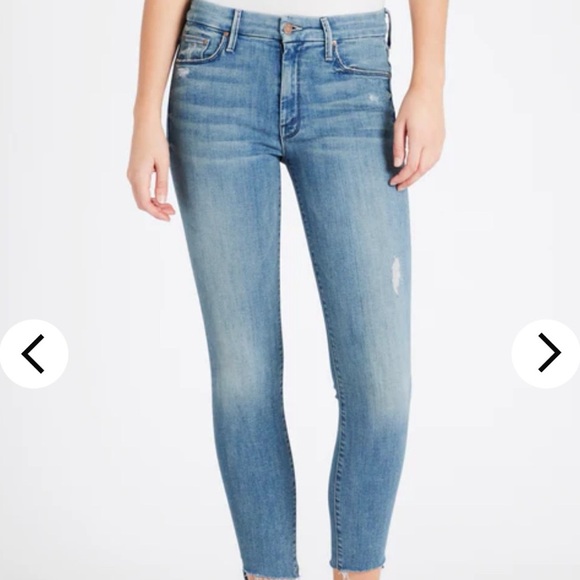 Mother Denim LOOKER ANKLE FRAY
WASH JUST A LITTLE WHITE LIE Size 27 $220 - Picture 2 of 5